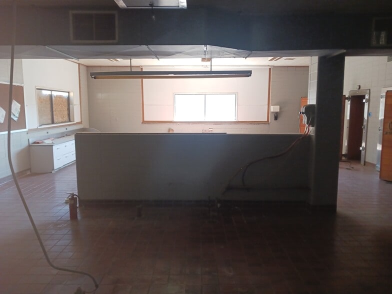 More Photos Of 500 E Thomas St, Lansing Schools For Sale