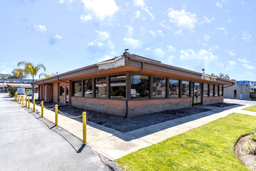 More Photos Of 10757 Woodside Ave, Santee Restaurant For Lease