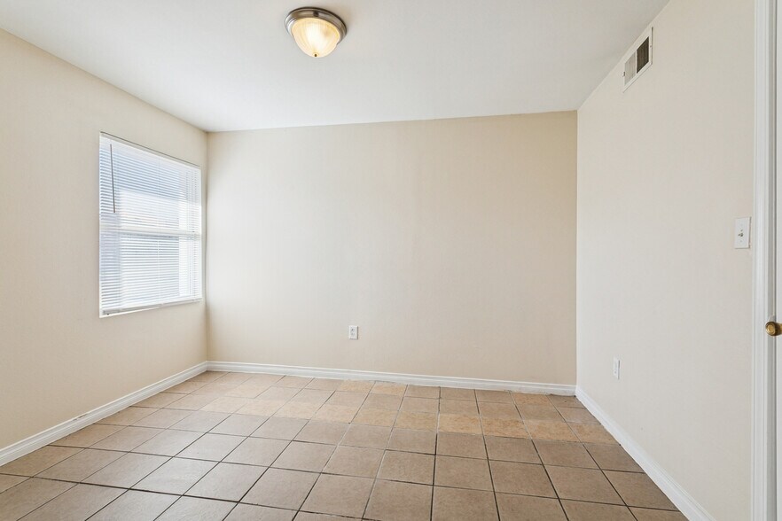 More Photos Of 3300 Garden Oaks Dr, New Orleans Apartments For Sale