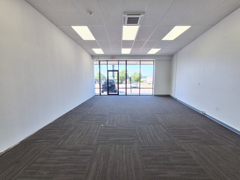 More Photos Of 902-908 S Willow St, Manchester Freestanding For Lease