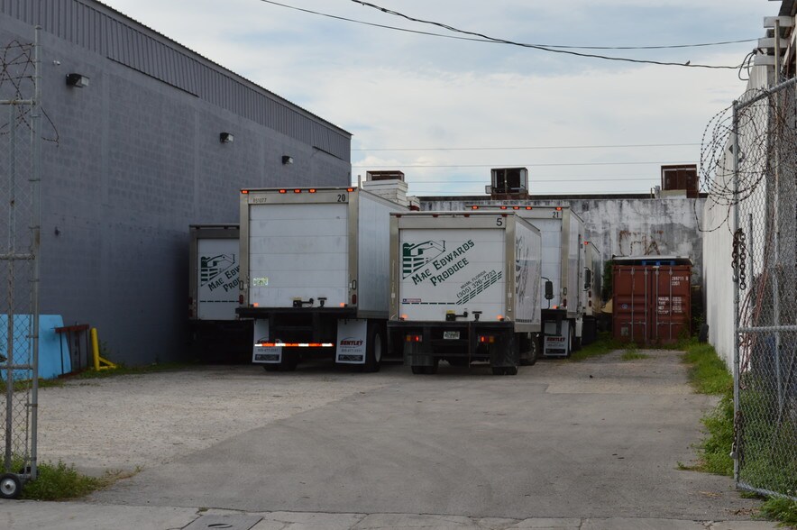 More Photos Of 830 NW 22nd St, Miami Warehouse For Sale