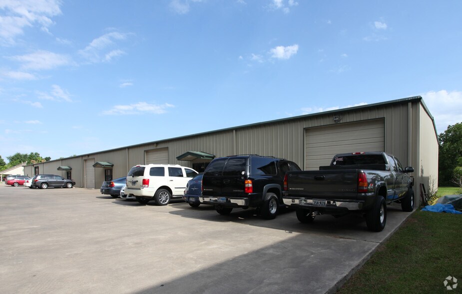 More Photos Of 12022 Knigge Cemetery Rd, Cypress Light Distribution For Lease