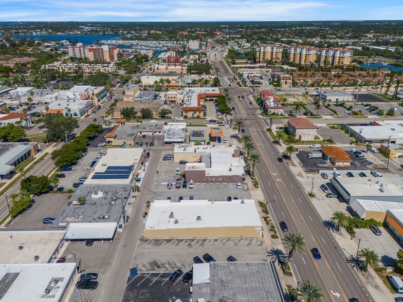 Primary Photo Of 234 Tamiami Trl S, Venice Office For Sale