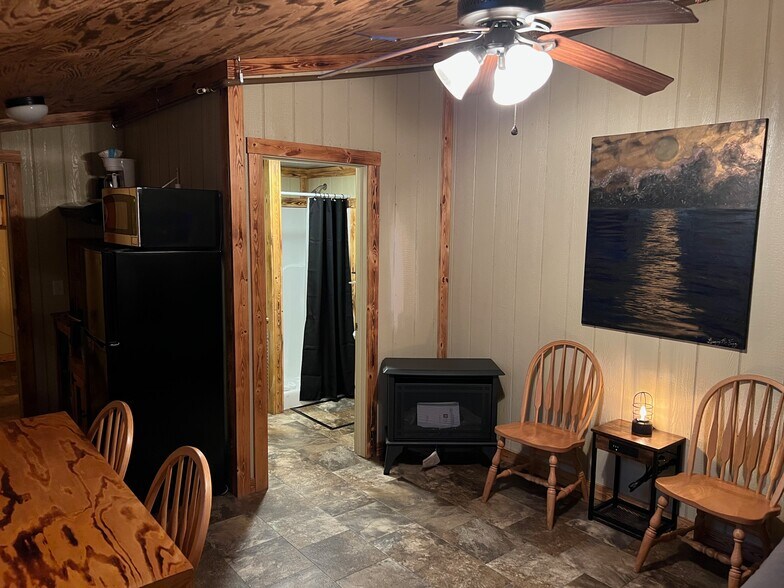 More Photos Of 1062 Susan Rd, Lake Ozark Hotel For Sale