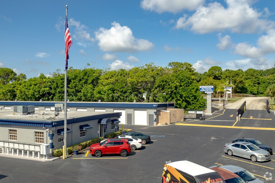 More Photos Of 1840 Hypoluxo Rd, Lake Worth Self Storage For Lease