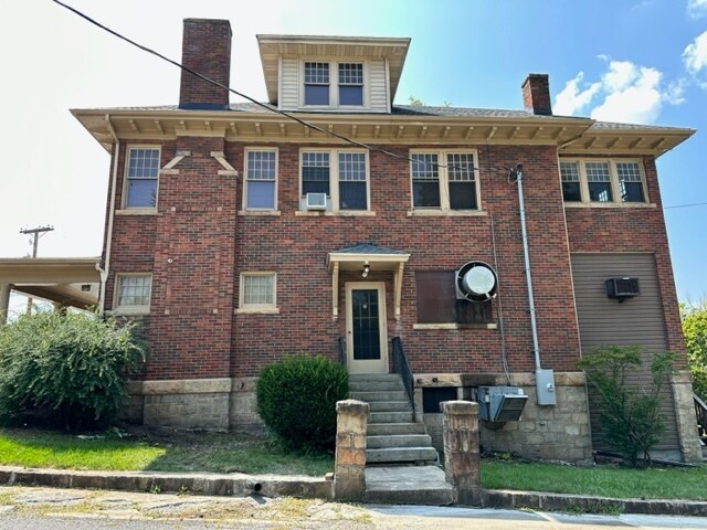 More Photos Of 600 S Oakwood Ave, Beckley Office For Sale