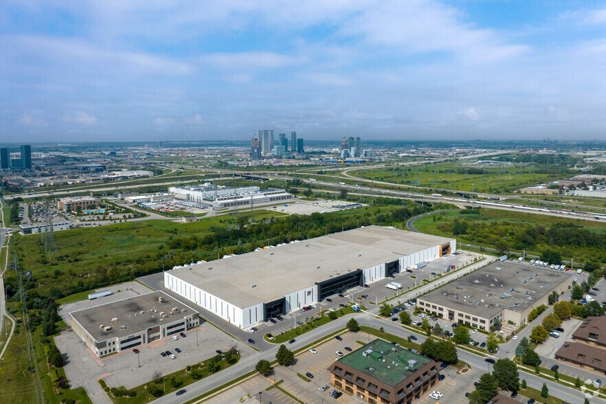 More Photos Of 27 Director Crt, Vaughan Distribution For Lease