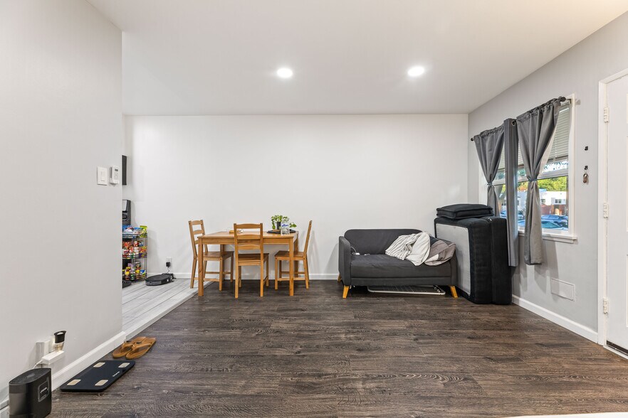 More Photos Of 1717 E Chevy Chase Dr, Glendale Multifamily For Sale