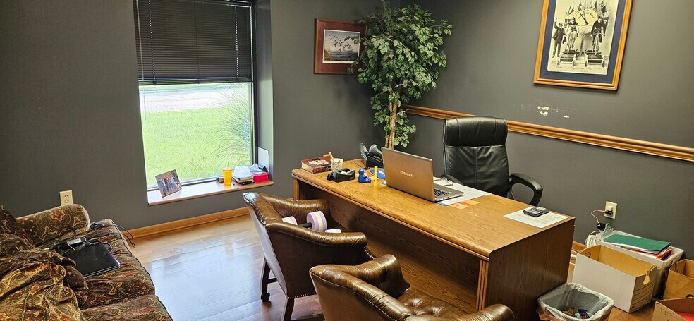 More Photos Of 610 N Main St, Springboro Medical For Lease