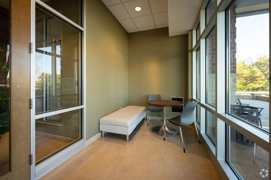 More Photos Of 15521 Midlothian Tpke, Midlothian Office For Lease