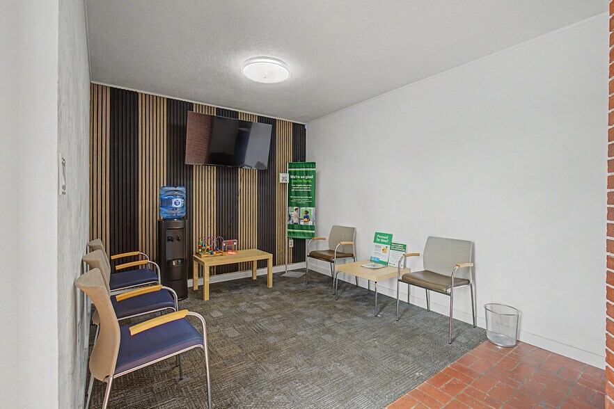 More Photos Of 1614 Holland St, Houston Office For Sale