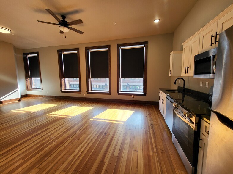 More Photos Of 223 W 3rd St, Joplin Apartments For Sale