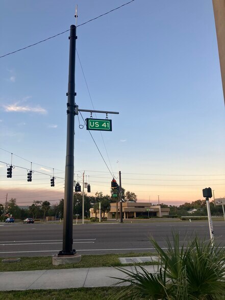 More Photos Of 2205-2221 Tamiami Trl, Port Charlotte Freestanding For Lease