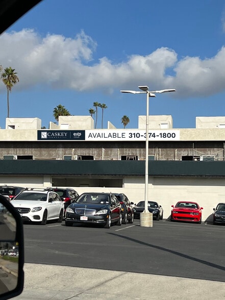 More Photos Of 824 1st St, Hermosa Beach Loft Creative Space For Sale