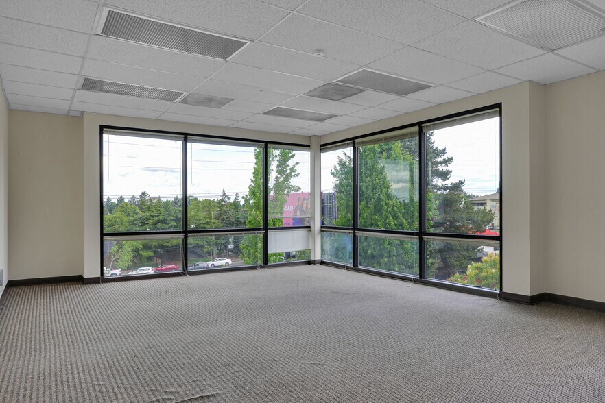 More Photos Of 2600 SE 98th Ave, Portland Office For Sale