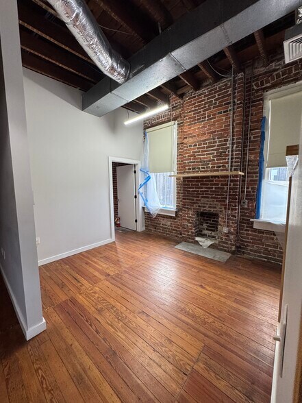 More Photos Of 109-111 N State St, Jackson Loft Creative Space For Lease