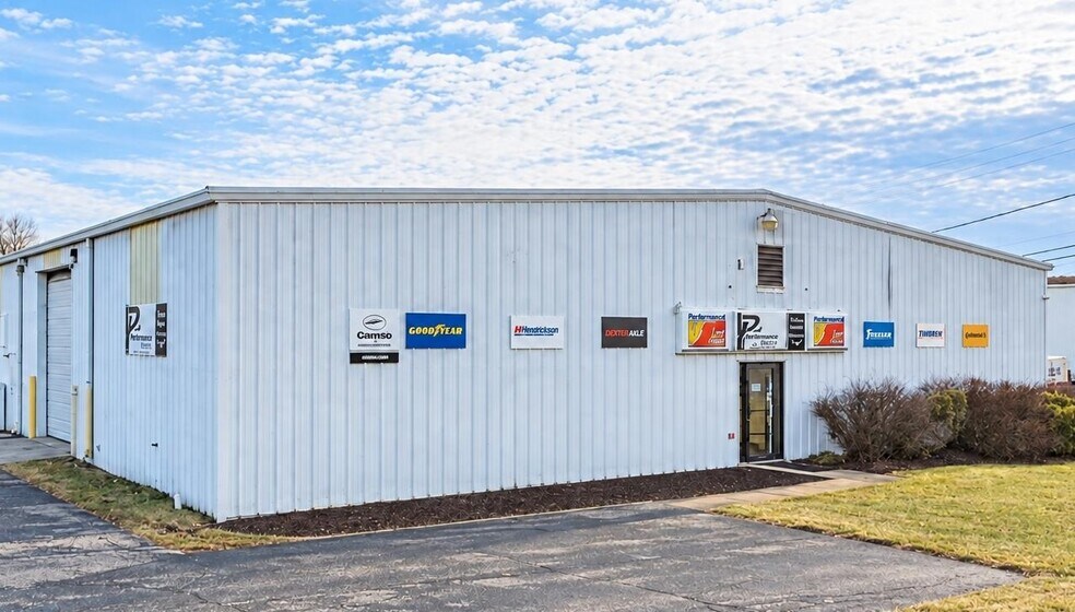 More Photos Of 663-679 Dawson Dr, Newark Warehouse For Lease