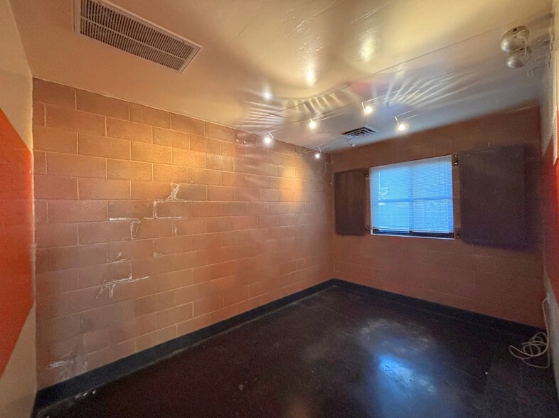 More Photos Of 3801 W Pacific Ave, Sacramento Warehouse For Lease