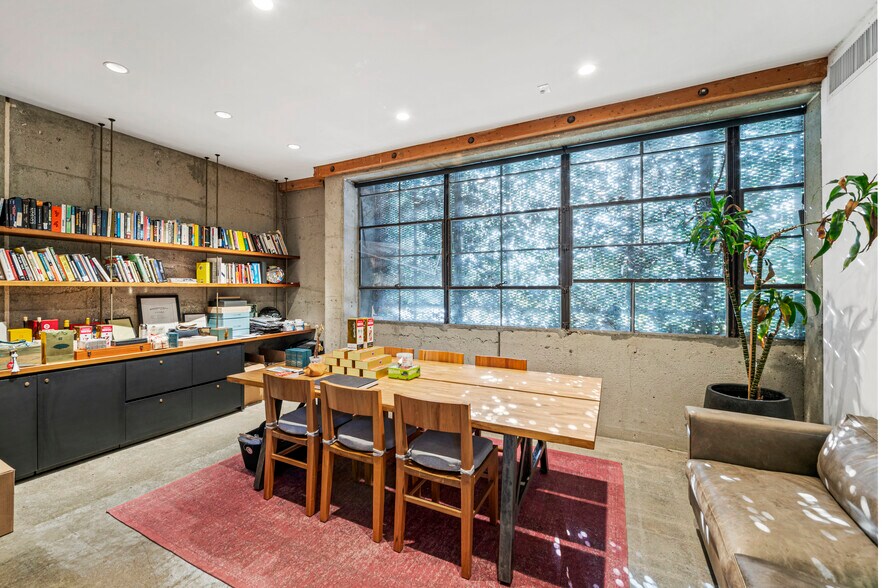 More Photos Of 2611-2619 Exposition Blvd, Los Angeles Loft Creative Space For Lease