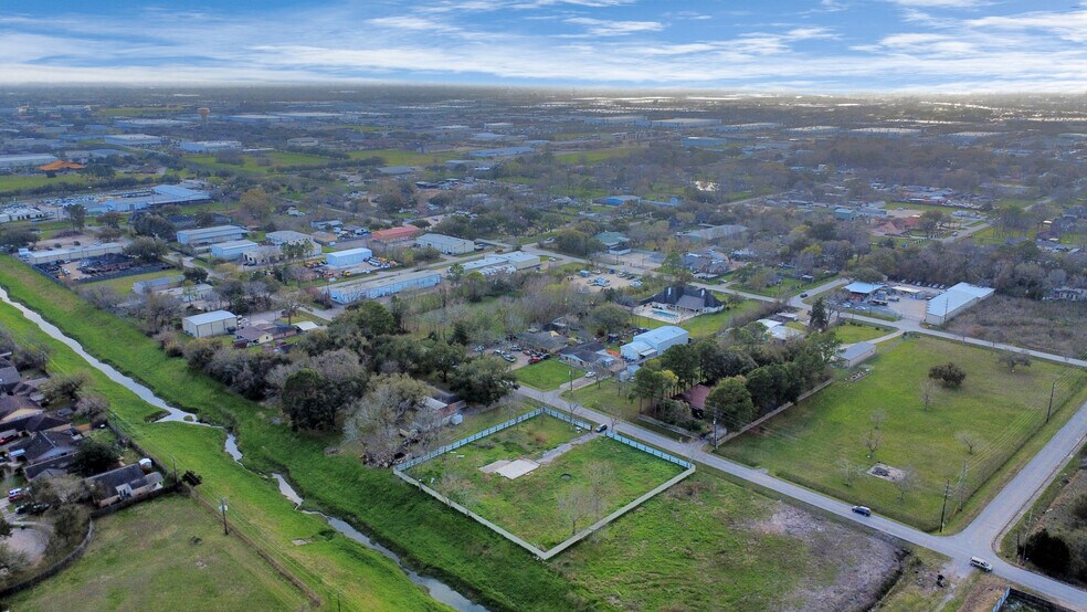 More Photos Of 12033 Bedford St, Houston Land For Sale