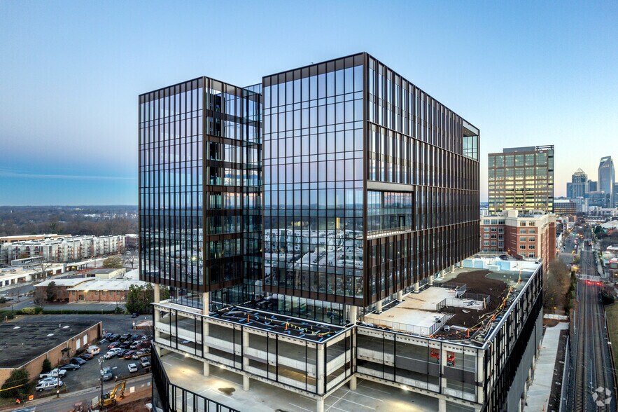 More Photos Of 2151 Hawkins St, Charlotte Office For Lease