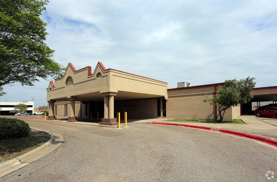 Primary Photo Of 3240 Fort Worth St, Corpus Christi Medical For Lease