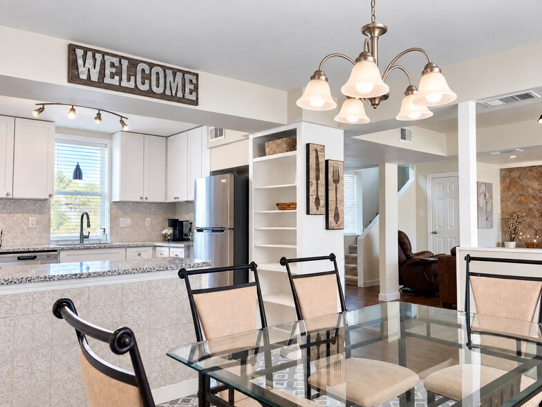 More Photos Of 112 US-290, Ledbetter Hospitality For Sale
