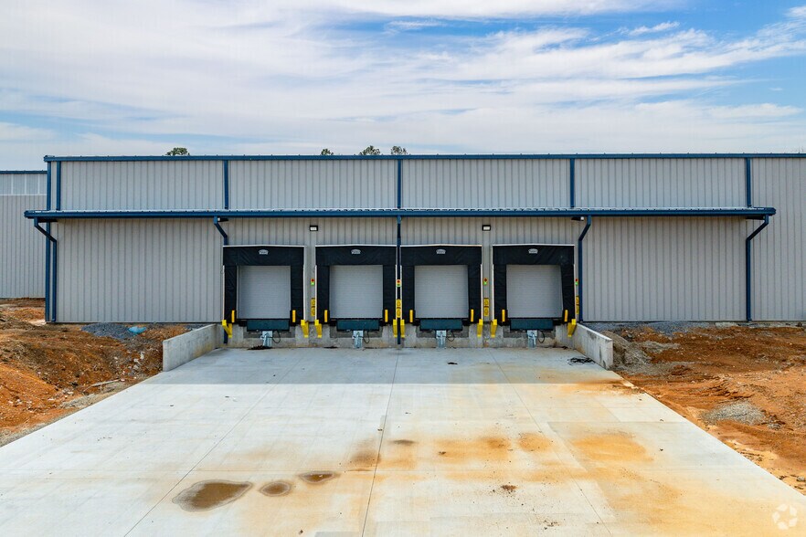 More Photos Of 3000 20th St NE, Cleveland Unknown For Lease