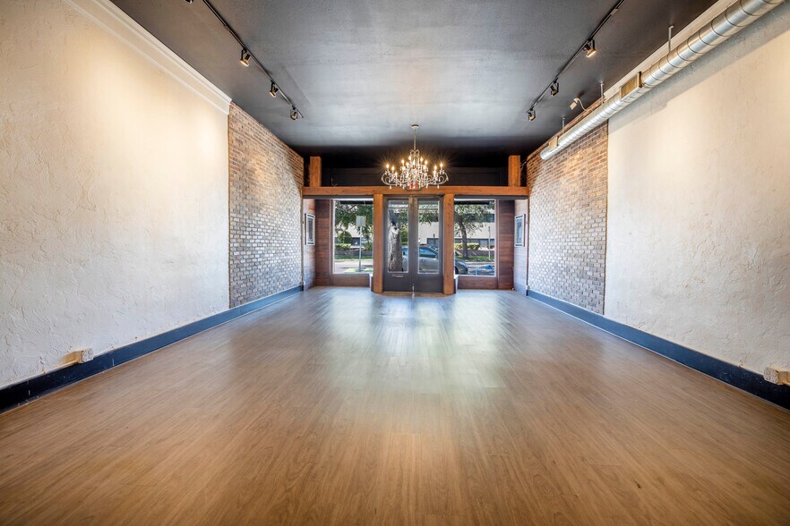 More Photos Of 511-513 Dr Martin Luther King Jr St N, Saint Petersburg Storefront Retail Office For Lease