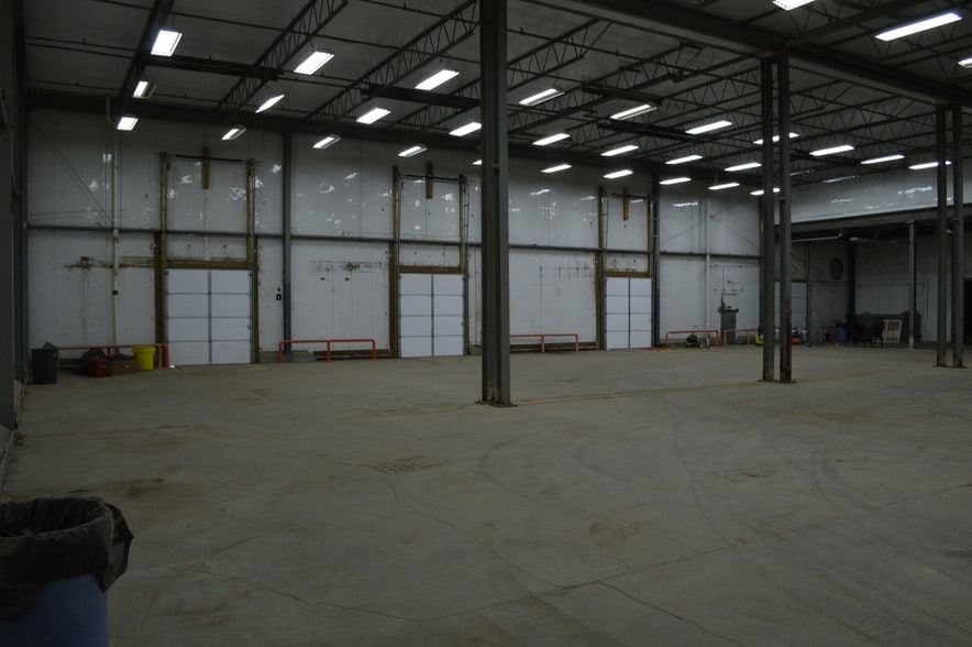 More Photos Of 3657 Old Getwell Rd, Memphis Warehouse For Sale