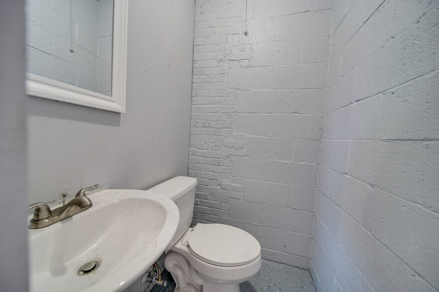 More Photos Of 239 Brookwood Ave NW, Concord Flex For Sale