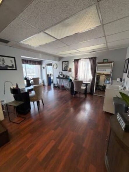 More Photos Of 361 Park Rd, West Hartford Office For Lease