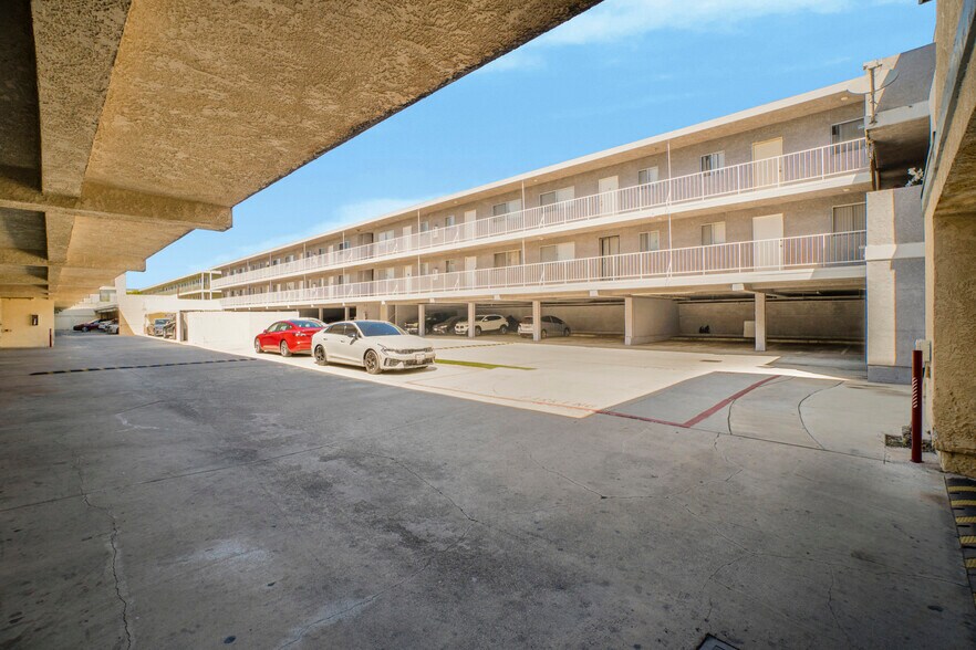 More Photos Of 14037 Cerise Ave, Hawthorne Apartments For Sale