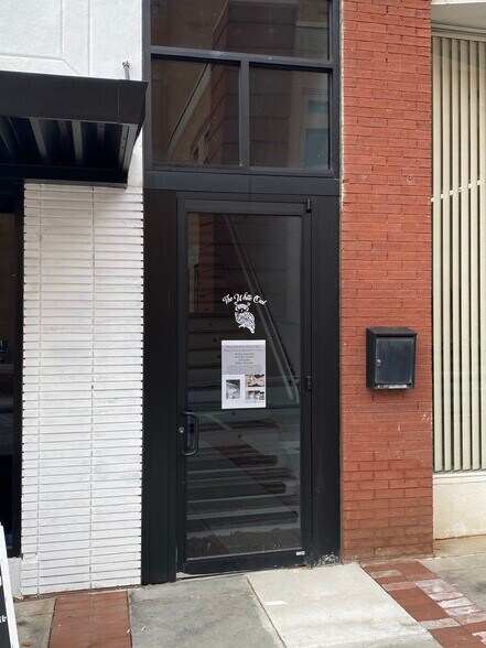 More Photos Of 122 W Whitner St, Anderson Restaurant For Lease