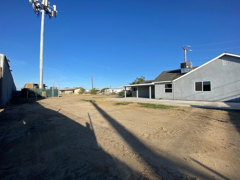 More Photos Of 1679 S O St, Tulare Light Manufacturing For Lease