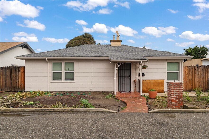 More Photos Of 688 Grove Way, Hayward Apartments For Sale