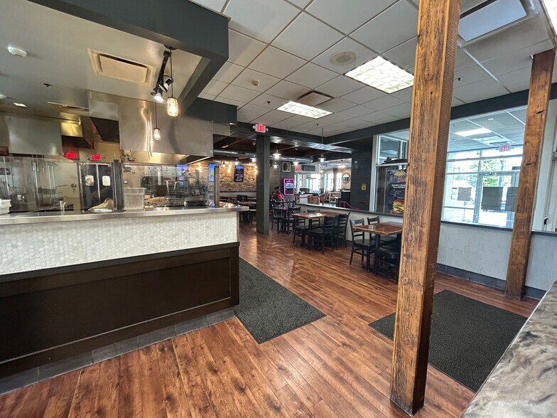 More Photos Of 515 Roosevelt Rd, Glen Ellyn General Retail For Sale