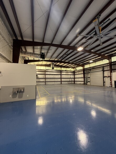 More Photos Of 5 Enterprise Ln, Hilton Head Island Warehouse For Lease