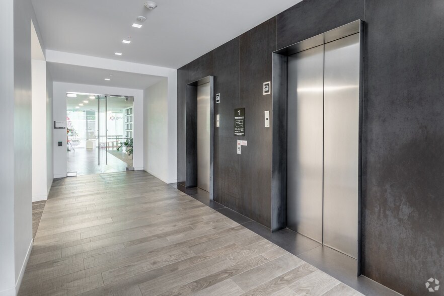 More Photos Of 10945 Vista Sorrento Pky, San Diego Unknown For Lease