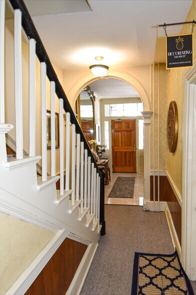 More Photos Of 109-111 S Fairfax St, Alexandria Office For Sale
