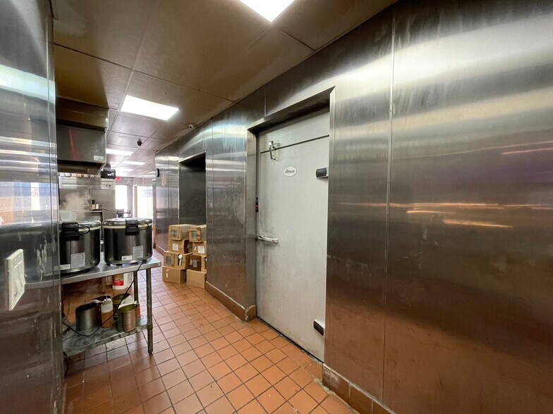 More Photos Of 730 W Spring Valley Rd, Richardson Restaurant For Sale
