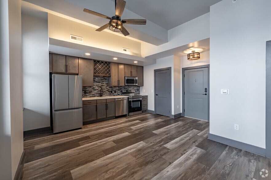 More Photos Of 830 Main St, Cincinnati Apartments For Lease