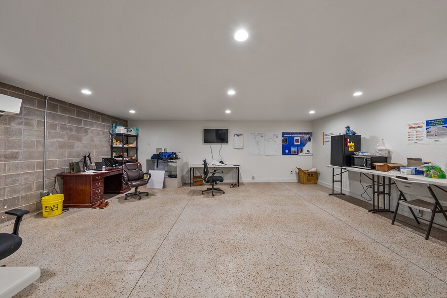 More Photos Of 1918 Bobcat Way, White City Warehouse For Sale