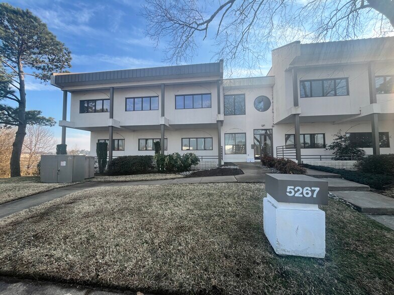 More Photos Of 5267 Greenwich Rd, Virginia Beach Office For Sale