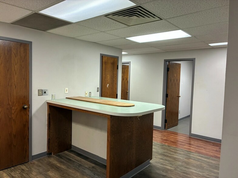 More Photos Of 937 SW 89th St, Oklahoma City Medical For Sale