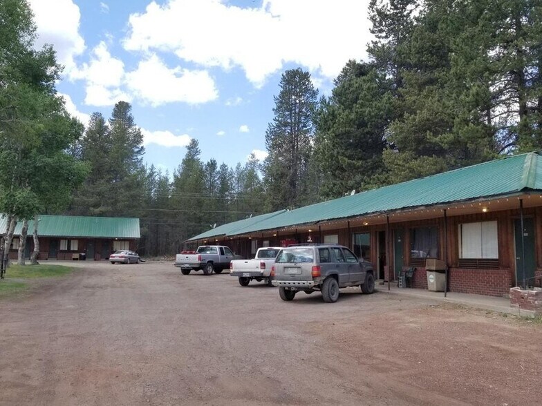 Primary Photo Of 109256 Highway 97 N, Chemult Hotel For Sale