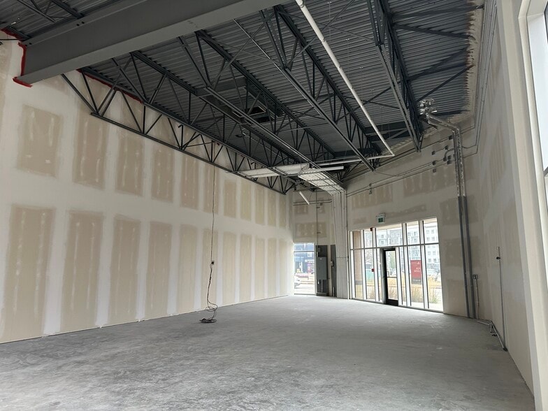 More Photos Of 2021 Sherwood Dr, Sherwood Park General Retail For Lease