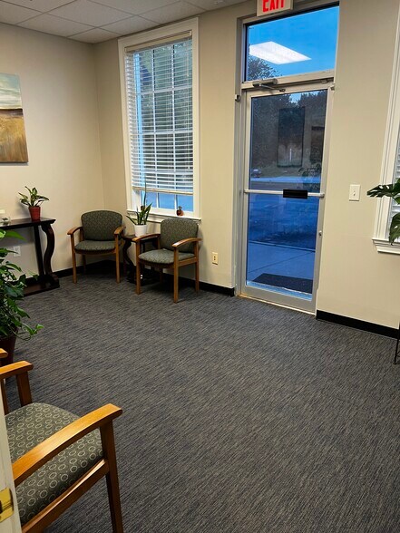 More Photos Of 1637 Athens Hwy, Grayson Office For Sale