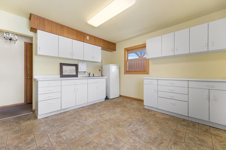 More Photos Of 11801 W Janesville Rd, Hales Corners Office For Sale