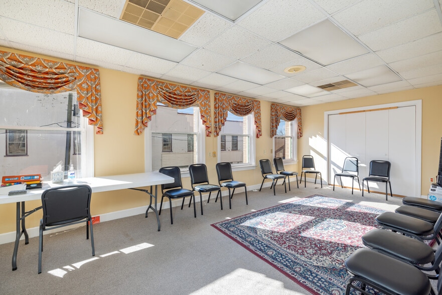 More Photos Of 401 Halifax St, Emporia Office For Sale